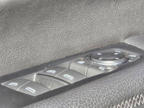 Used 2025 GMC Yukon Denali w/ Sun & Power Step Package image 19