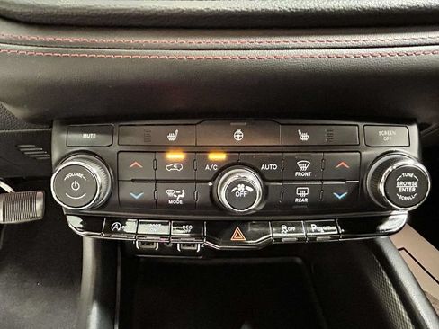 Used 2023 Dodge Durango GT RWD image 19