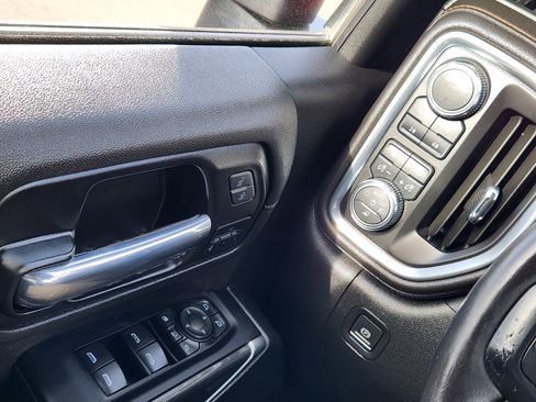 Certified 2022 GMC Sierra 2500 AT4 w/ AT4 Preferred Package image 13