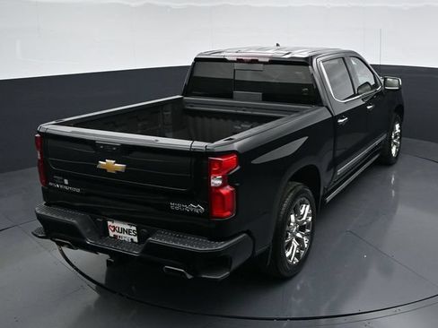 Used 2025 Chevrolet Silverado 1500 High Country AWD/4WD image 36