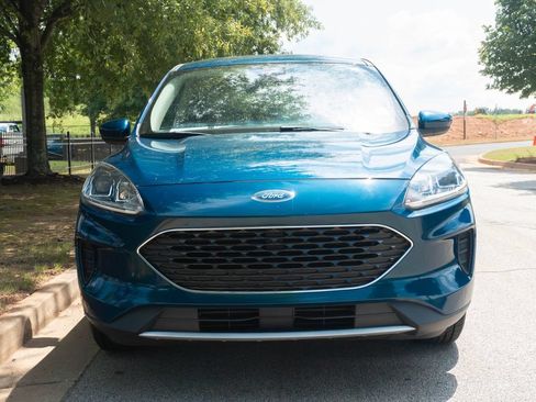 Used 2020 Ford Escape SE FWD image 2