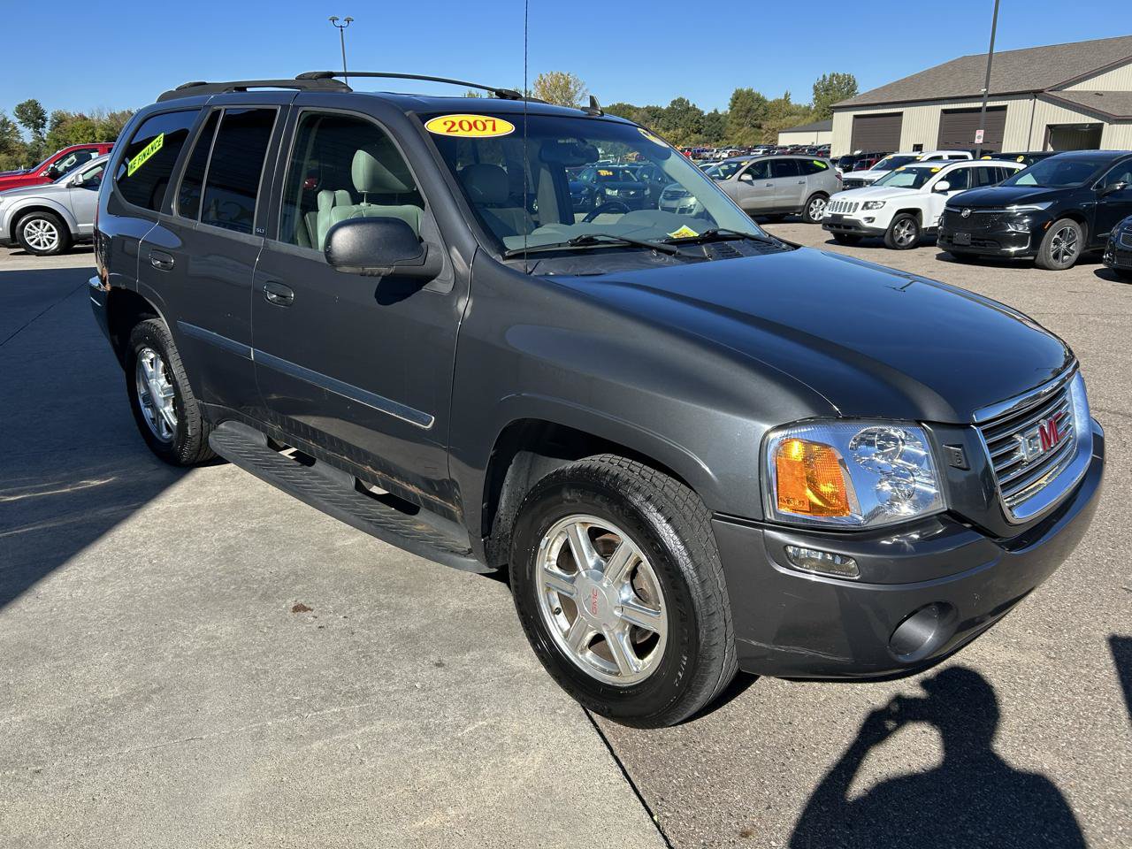Used 2007 GMC Envoy SLT AWD/4WD image 3