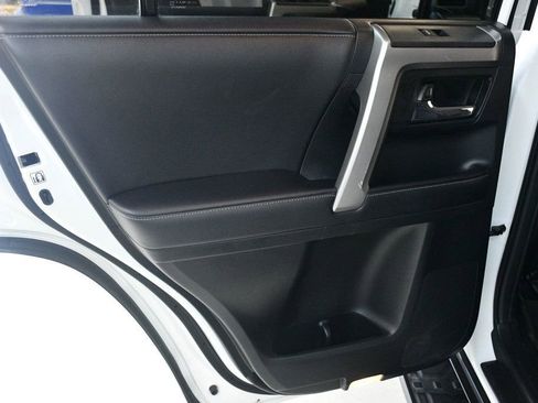 Used 2018 Toyota 4Runner SR5 Premium image 24