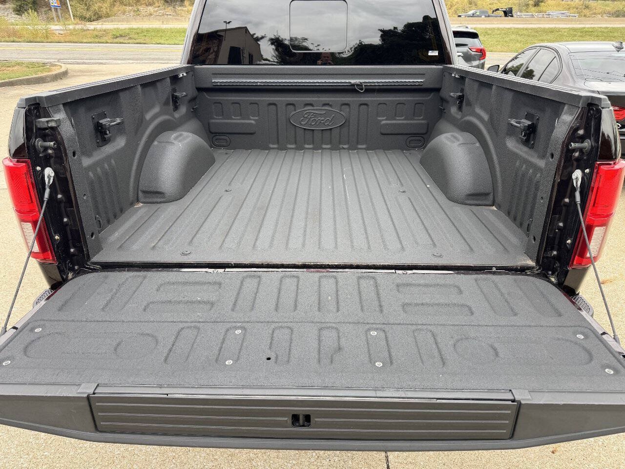 Used 2018 Ford F150 Platinum w/ Equipment Group 701A Luxury AWD/4WD image 12