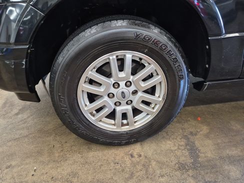 Used 2014 Ford Expedition Limited w/ Equipment Group 301A RWD image 7