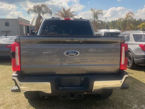 Used 2024 Ford F250 Lariat w/ Chrome Package image 5
