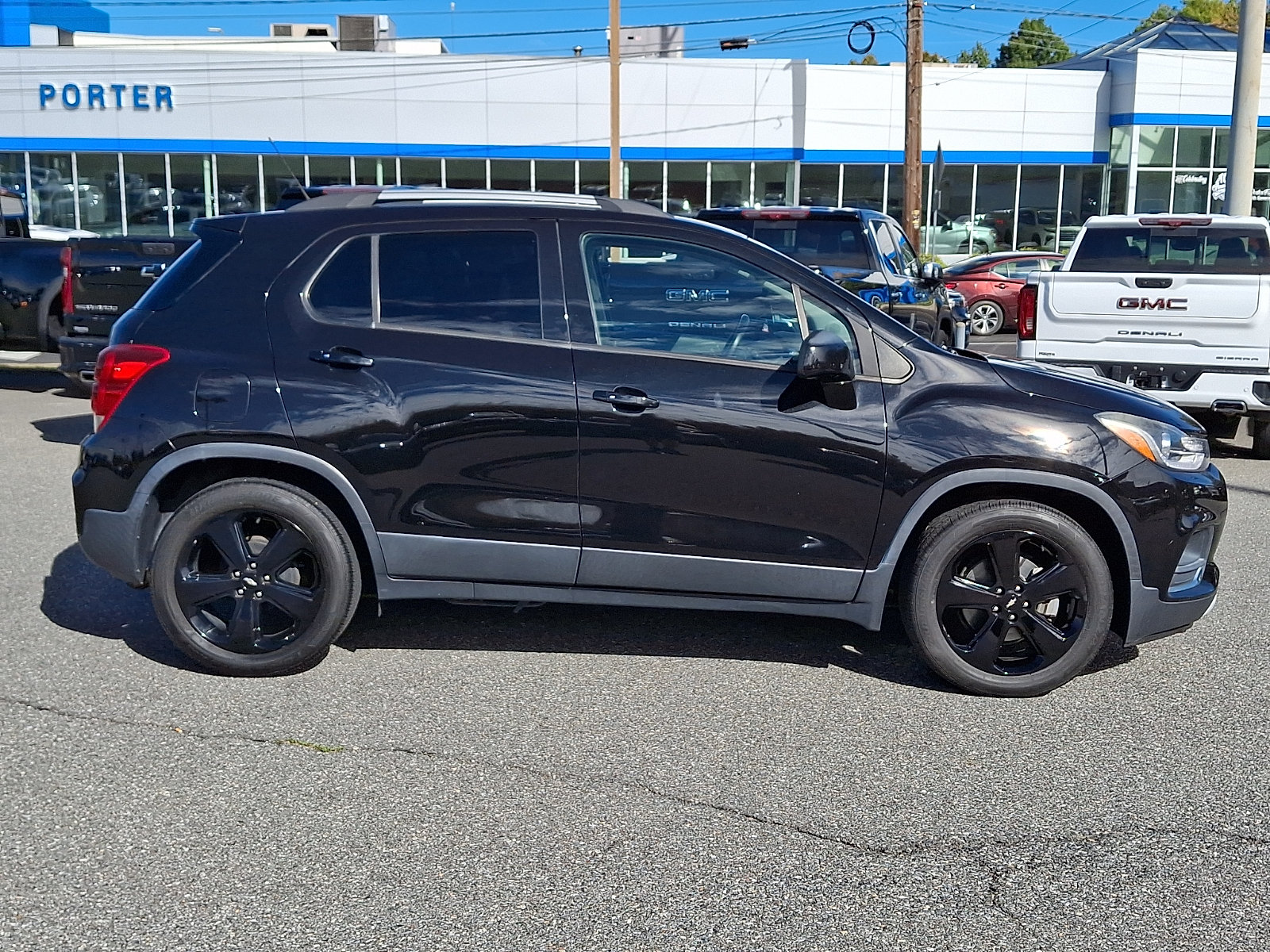 Used 2018 Chevrolet Trax Premier w/ Midnight Edition FWD image 7