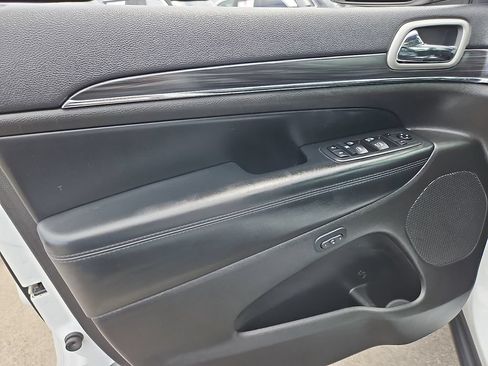 Certified 2021 Jeep Grand Cherokee Limited AWD/4WD image 13