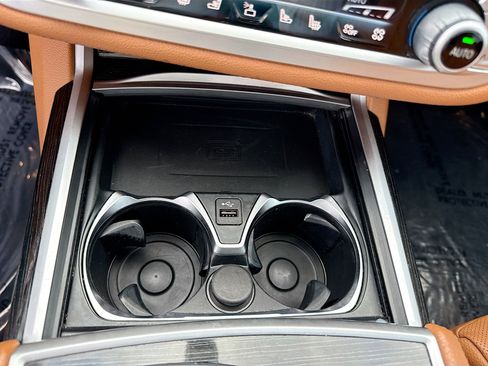 Used 2020 BMW 740i w/ M Sport Package image 31