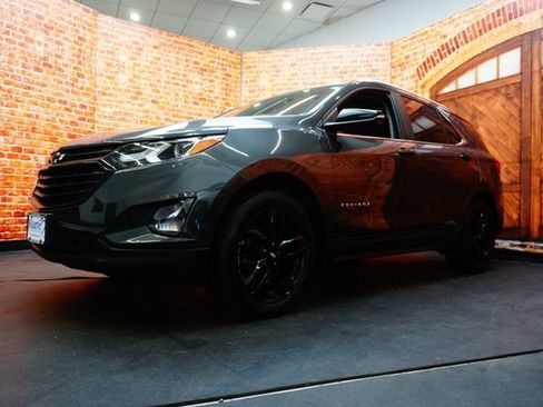 Used 2021 Chevrolet Equinox LT AWD/4WD image 2