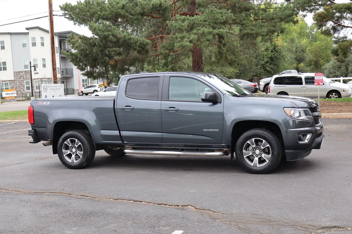 Used 2017 Chevrolet Colorado Z71 AWD/4WD image 2