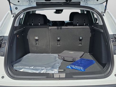 New 2026 Chevrolet Trax LS w/ LS Convenience Package image 8