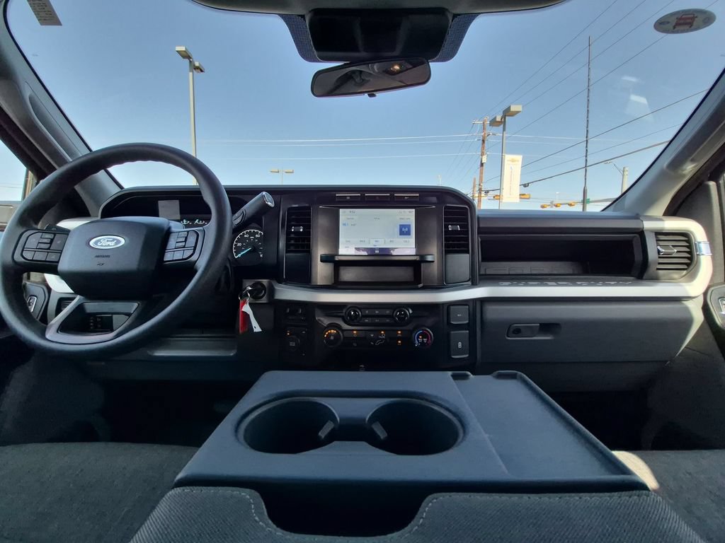 Used 2023 Ford F350 XL AWD/4WD image 2