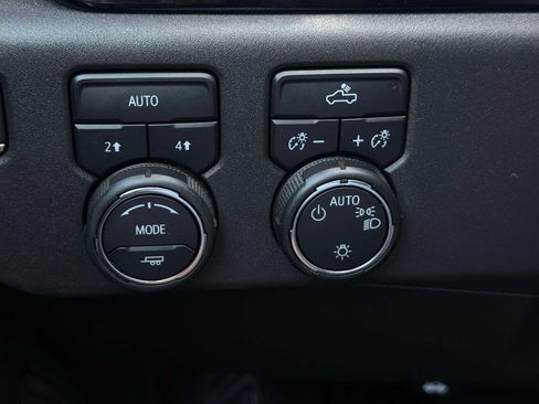 Used 2024 Chevrolet Silverado 1500 LT AWD/4WD image 19