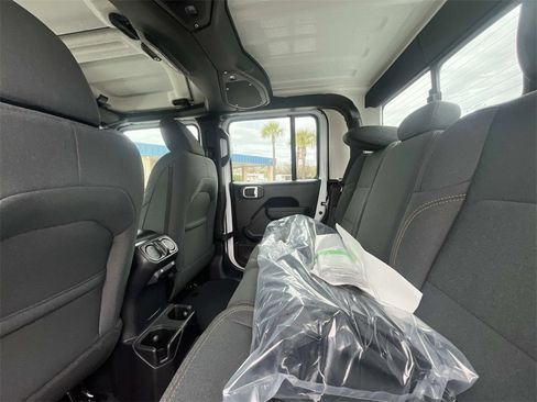 New 2026 Jeep Gladiator Sport image 11