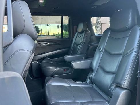 Used 2017 Cadillac Escalade ESV Platinum image 15