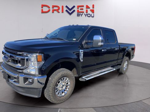 Used 2022 Ford F250 XLT w/ XLT Premium Package image 2