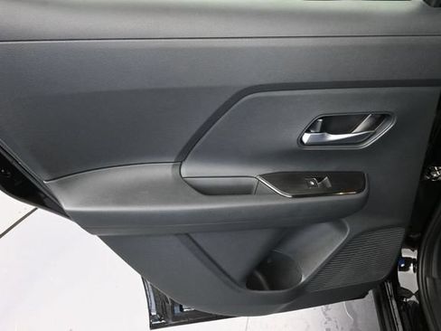 Used 2026 Nissan Kicks SR w/ SR Premium Package FWD image 28