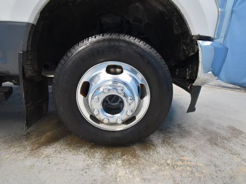 Used 2022 Ford F350 Lariat w/ Lariat Ultimate Package AWD/4WD image 42
