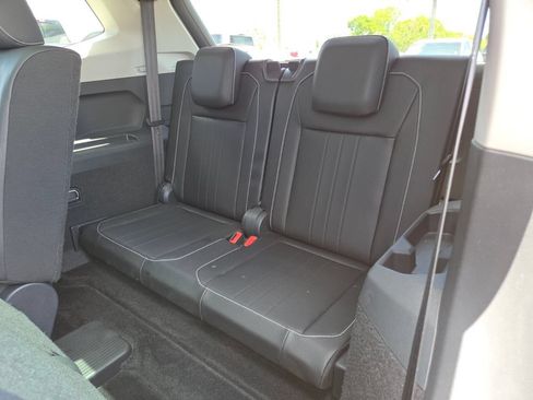 Used 2024 Volkswagen Tiguan SE FWD image 22