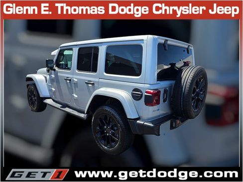 Used 2024 Jeep Wrangler Unlimited Sahara w/ Technology Group AWD/4WD image 9