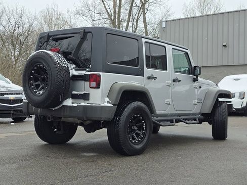 Used 2012 Jeep Wrangler Unlimited Sport image 10