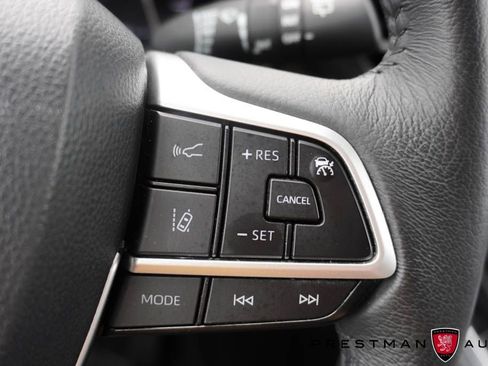 Used 2025 Toyota Sienna XLE AWD/4WD image 27