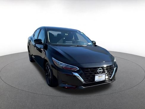 Used 2025 Nissan Sentra SV image 3