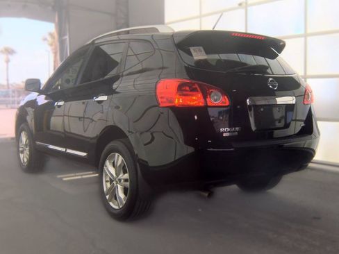 Used 2015 Nissan Rogue S w/ Convenience Package AWD/4WD image 6