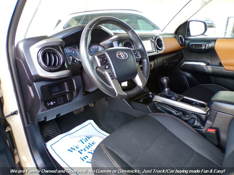 Used 2016 Toyota Tacoma SR5 w/ SR5 Appearance Package (SN) RWD image 13