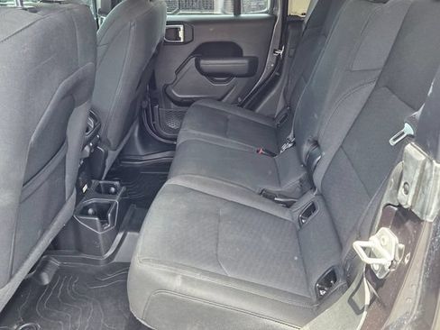 Used 2022 Jeep Gladiator Sport AWD/4WD image 6