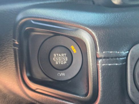 Used 2025 Jeep Wrangler Unlimited Sahara w/ Safety Group AWD/4WD image 24