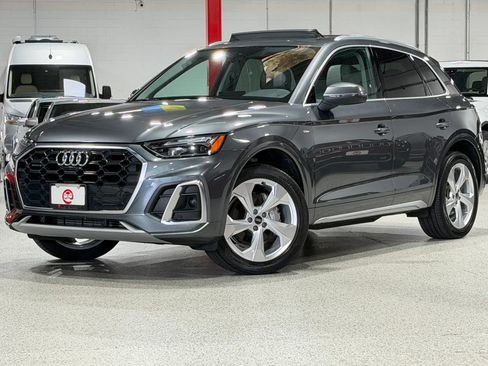 Used 2022 Audi Q5 2.0T Premium Plus w/ Premium Plus Package AWD/4WD image 2