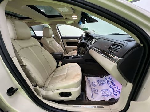 Used 2015 Lincoln MKS w/ Equipment Group 101A FWD image 29