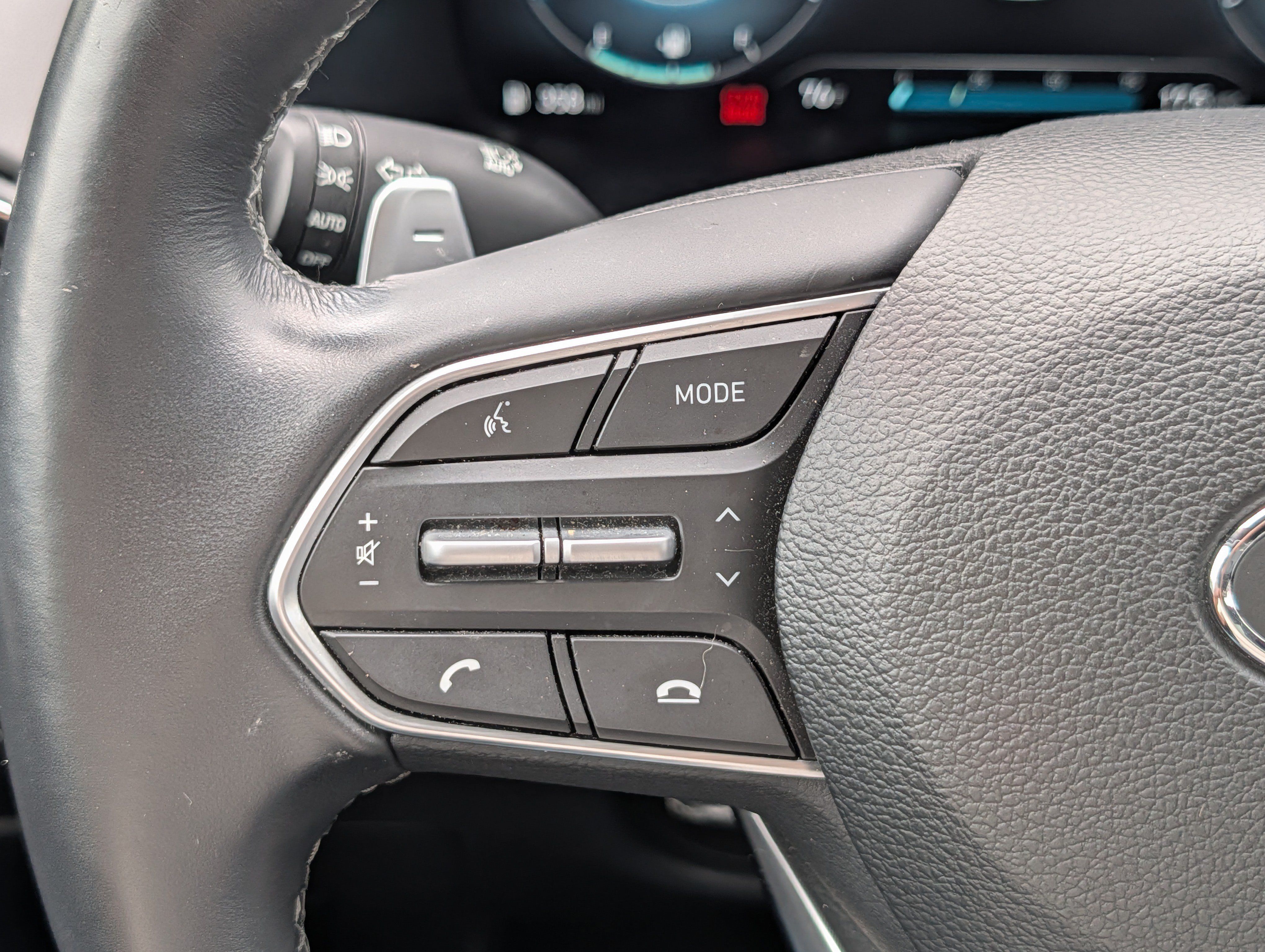 Certified 2023 Hyundai Santa Fe Limited AWD/4WD image 31