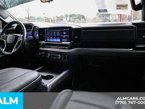 Used 2024 Chevrolet Silverado 2500 LTZ w/ LTZ Premium Package image 30