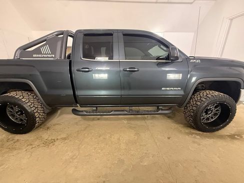 Used 2017 GMC Sierra 1500 SLE w/ SLE Value Package AWD/4WD image 6