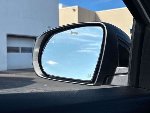 Certified 2023 Jeep Compass Latitude image 27