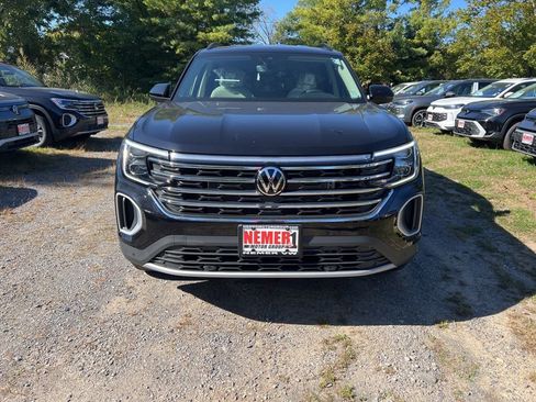 New 2026 Volkswagen Atlas SE image 2