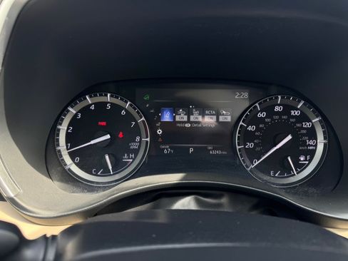 Used 2020 Toyota Highlander XLE image 53