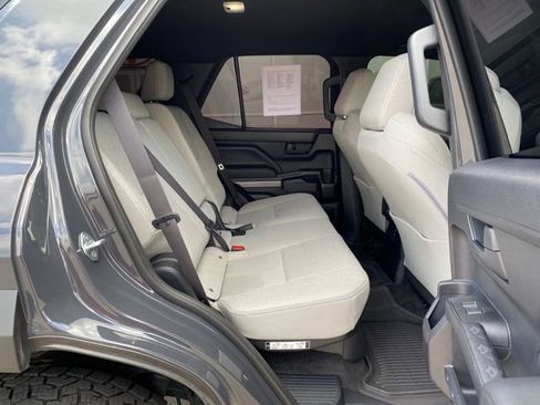 Used 2025 Toyota 4Runner SR5 AWD/4WD image 16