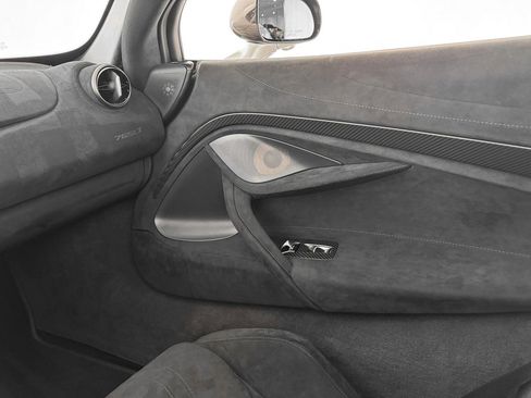 Used 2022 McLaren 765LT image 24