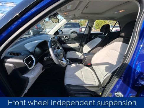 Used 2024 Hyundai Venue SEL image 27