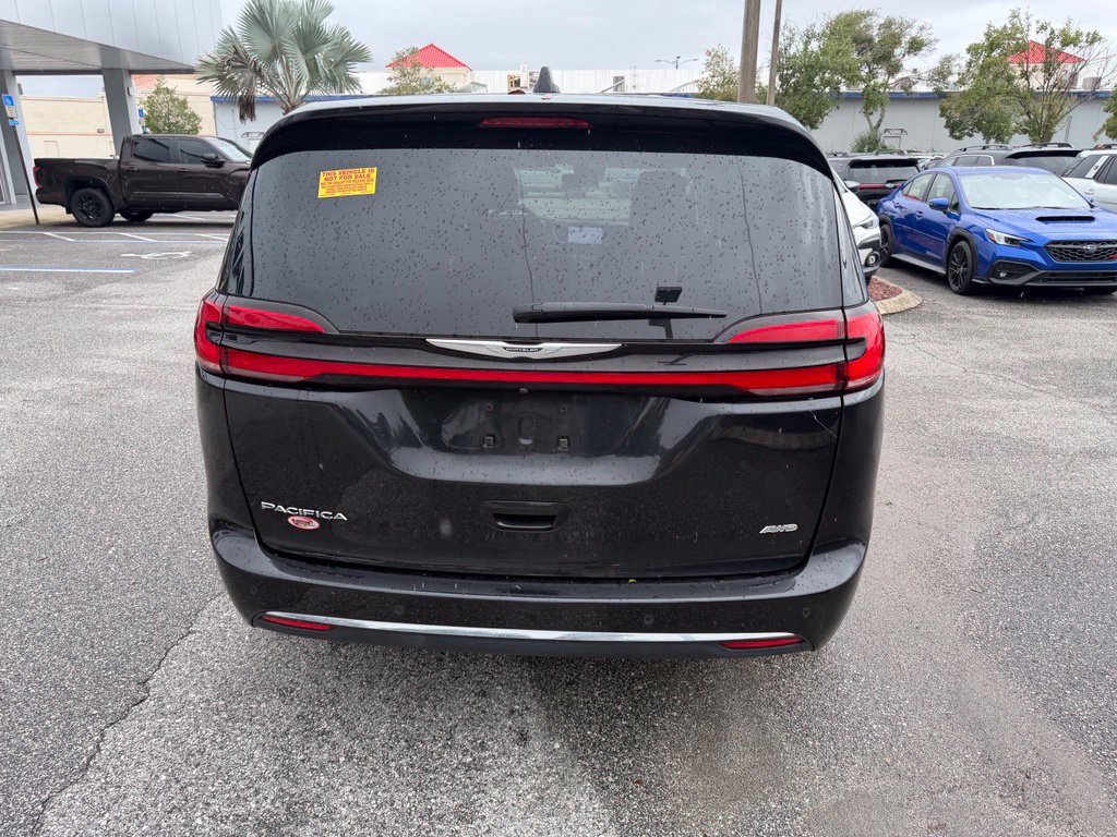 Used 2023 Chrysler Pacifica Touring-L AWD/4WD image 6