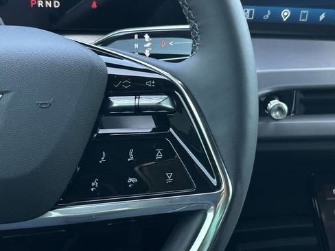 New 2026 Cadillac Vistiq Luxury image 14