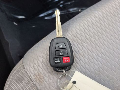 Used 2019 Toyota Corolla LE FWD image 25