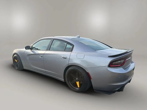 Used 2018 Dodge Charger SXT Plus RWD image 6