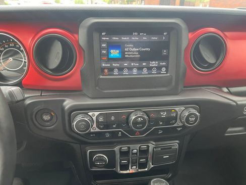 Used 2021 Jeep Wrangler Unlimited Sport image 19