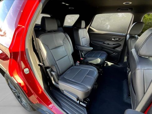 Used 2023 Chevrolet Traverse RS image 27
