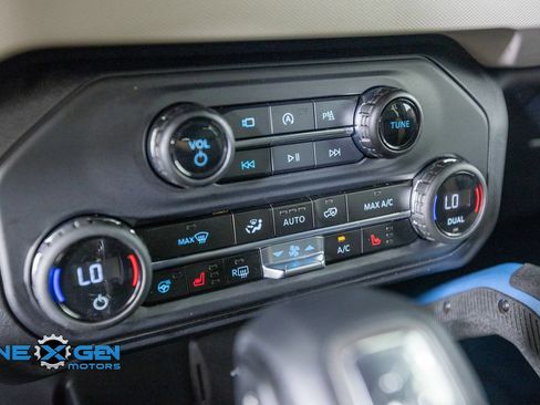 Used 2024 Ford Bronco Wildtrak AWD/4WD image 23